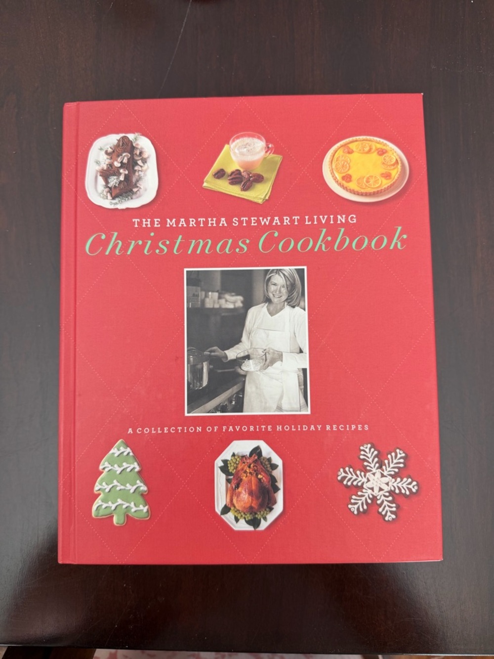 Martha Stewart Living Christmas  Cookbook. Hardback
